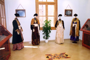 Βεροιώτικη φορεσιά στο Βλαχογιάννειο μουσείο