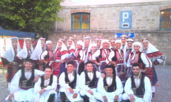 Το Λύκειο των Ελληνίδων Βέροιας στο 2ο Φεστιβάλ Παραδοσιακών χορών του Δήμου